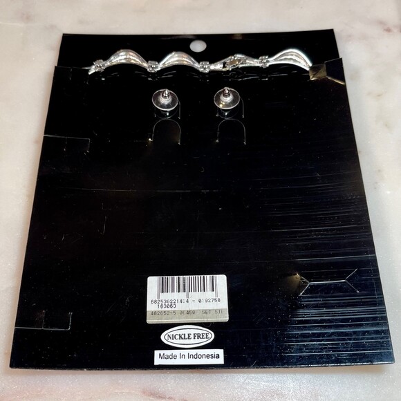 Bijoux Terner | Vintage Y2K Silver Tone Choker Necklace and Earrings Set - Picture 7 of 7